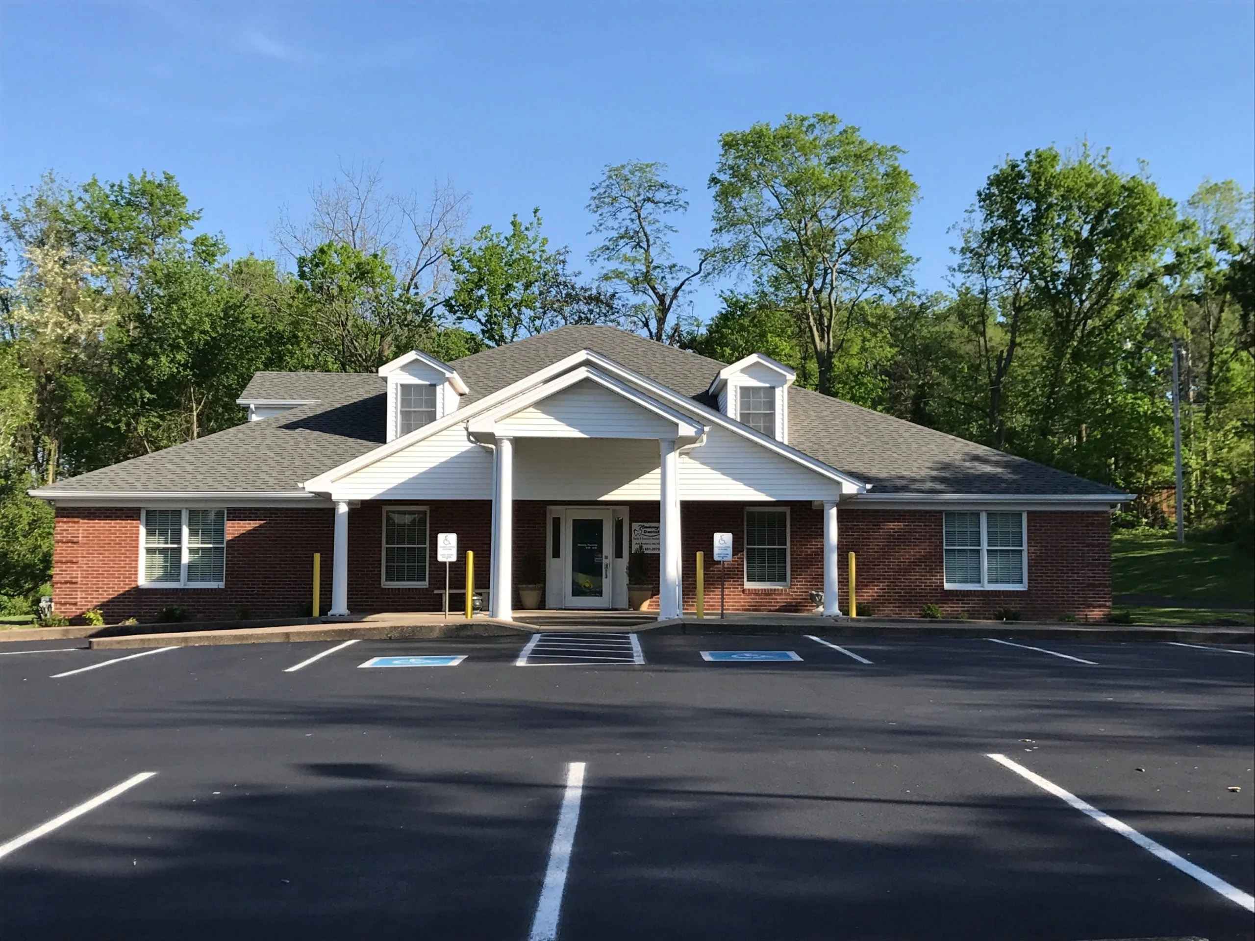Exterior of the Newberry Family Dental office